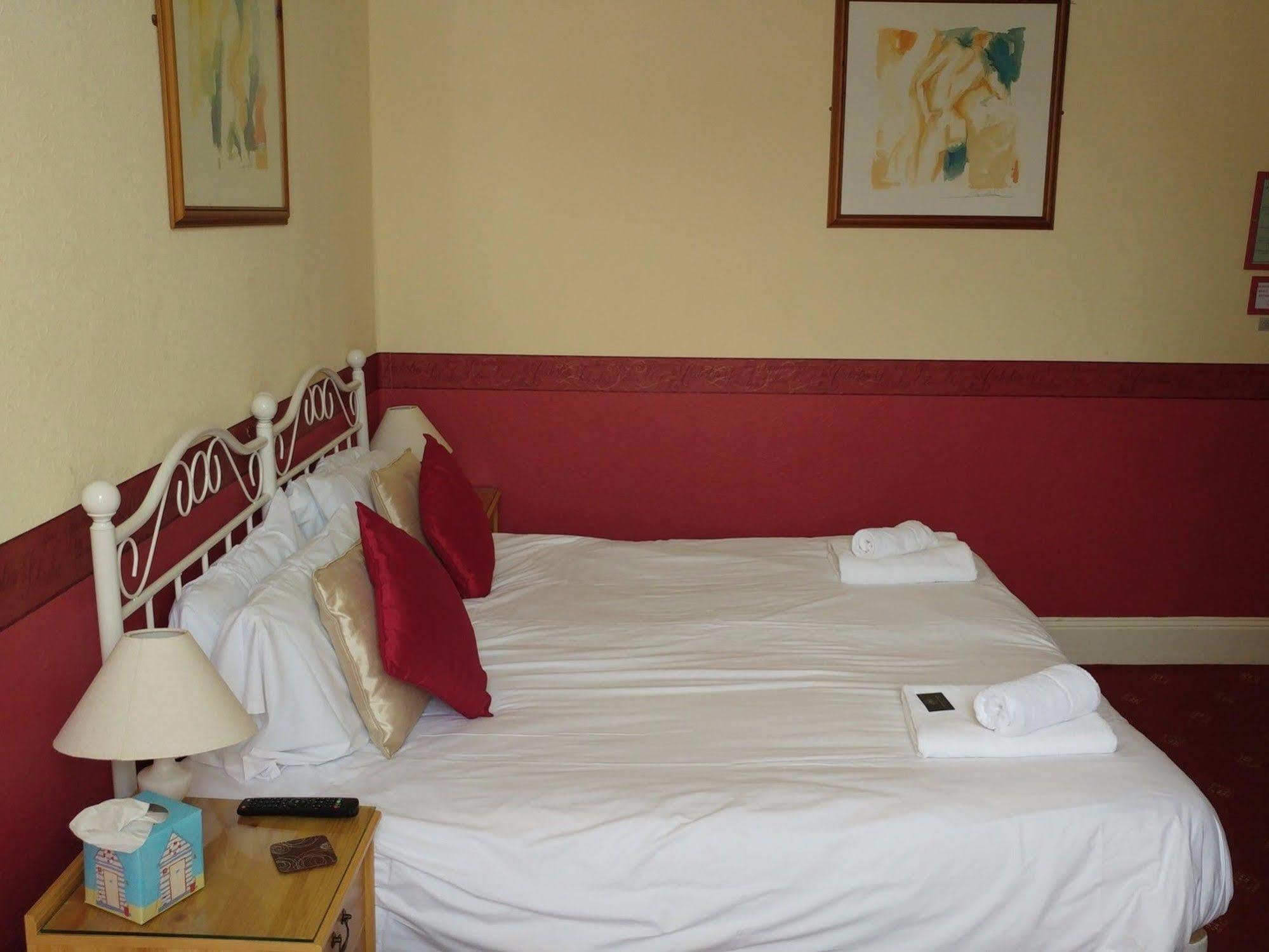 Heathcliff House B&B Exclusively For Adults Free Large Carpark Torquay Exteriér fotografie